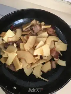 Make Fresh bamboo and fried meat step 6