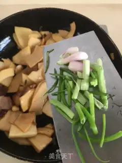 Make Fresh bamboo and fried meat step 7