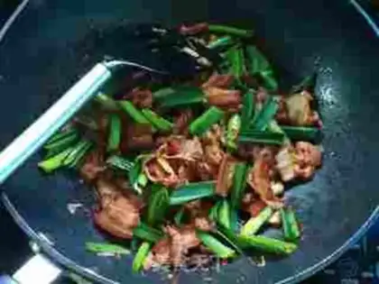 Make Hot cabbage makes meat step 7
