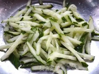 Make cucumber carrots and tacos step 4