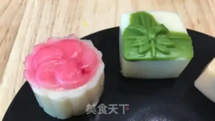 Make Colored ice lunar pie step 15