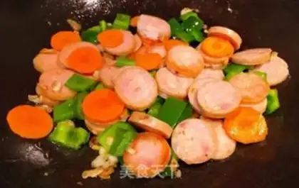 Make Pepper carrots and sausages step 9