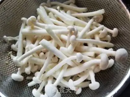 Make Weenie seafood mushrooms step 1