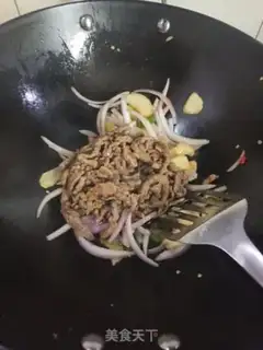 Make Onion ginger sprout beef step 7