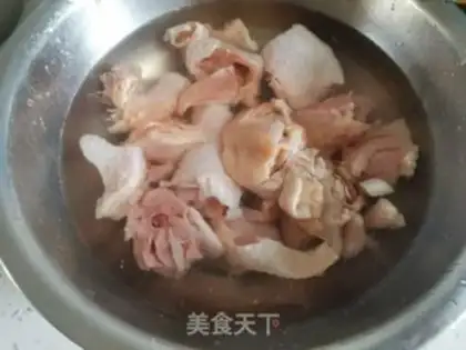 Make Yellow chicken step 1