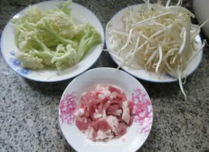 Make Five bouquets and green bean sprouts step 0