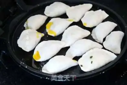 Make An egg box of celery step 5