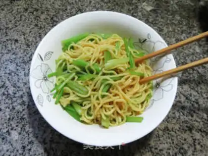 Make Celery mixed car noodles step 6
