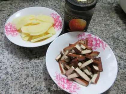 Make X-O SAUCE, DRY POTATOES step 0