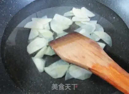Make X-O SAUCE, DRY POTATOES step 1
