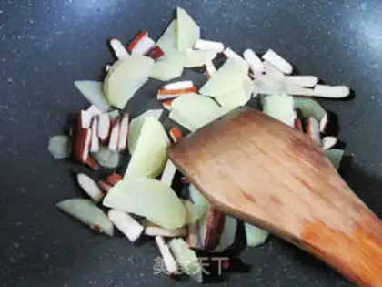 Make X-O SAUCE, DRY POTATOES step 2