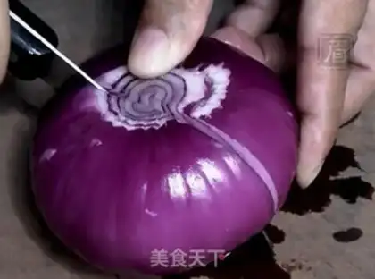 Make A simple and beautiful onion flower step 2