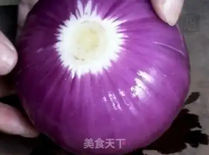 Make A simple and beautiful onion flower step 3