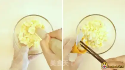Make Banana fish pine roll step 3