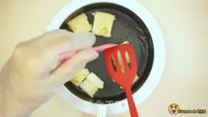 Make Banana fish pine roll step 7