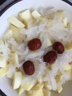 Make Peach stewed swallow nest step 6