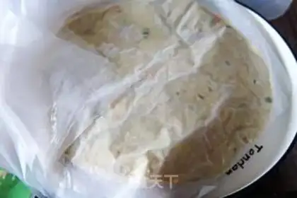 Make Hand grab cake step 1