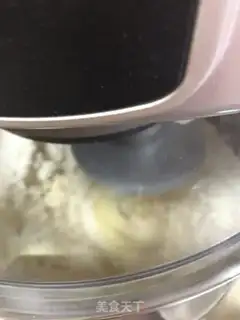 Make Eggs with light cream and bread step 2