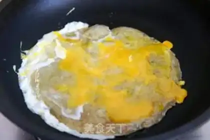 Make Hand grab cake step 3