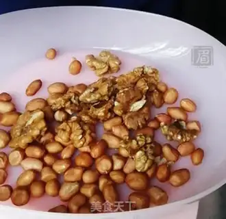 Make Peanut walnut milk step 0