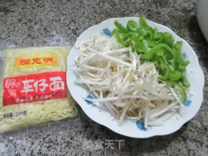 Make The green bean sprouts, the car noodle step 0