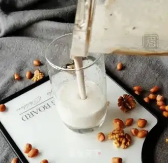 Make Peanut walnut milk step 5