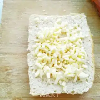 Make Toast cheese rolls step 3