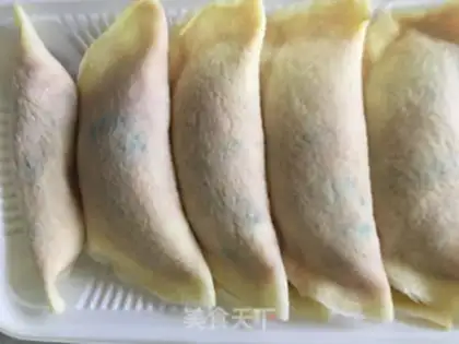Make Soup chicken egg dumplings step 1