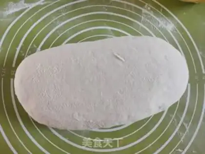 Make Ham black sesame onion rolls step 3