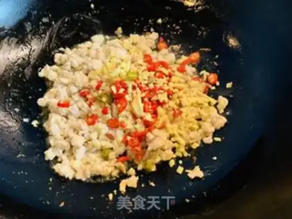 Make Pyramid meat and beans step 4