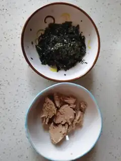 Make Delicious seaweed sushi step 3