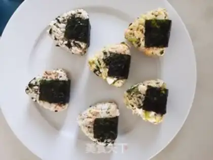 Make Delicious seaweed sushi step 6