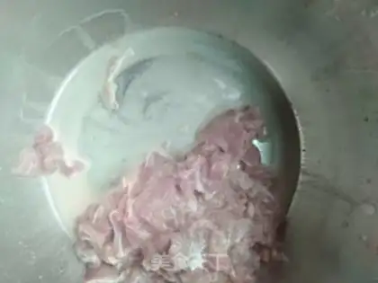 Make Gold pins and mushroom meatloaf soup step 1