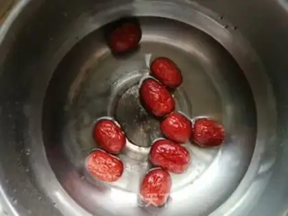Make Red-tree egg candy step 0