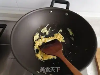 Make Three fresh fried rice step 2