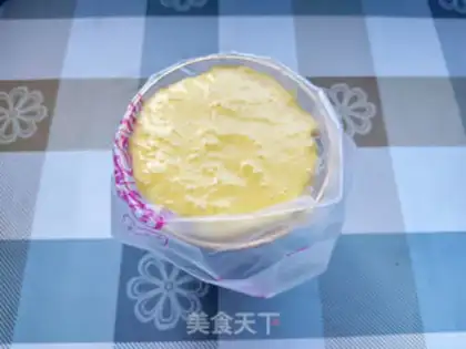 Make Mini-fry ice cream step 1