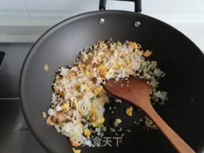 Make Three fresh fried rice step 7