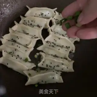 Make Cream pan sticker step 10