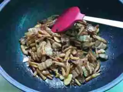 Make Rook and garlic and gravy step 7
