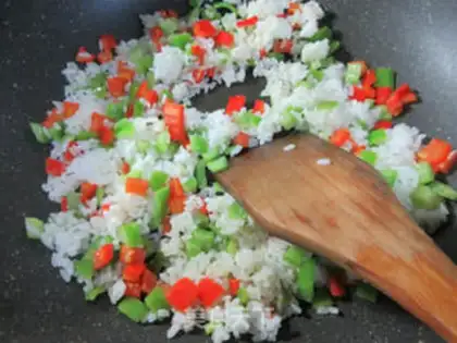 Make Twin pepper duck egg fried rice step 2