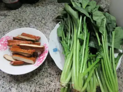 Make Fries and spinach step 0