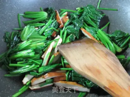 Make Fries and spinach step 4