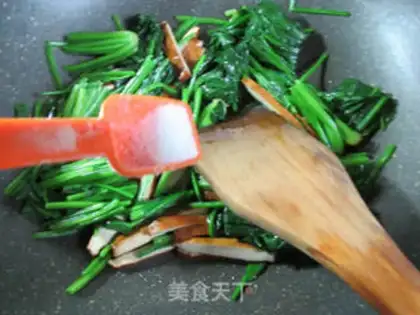 Make Fries and spinach step 5
