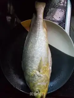 Make The fragrance of yellow flowers step 1