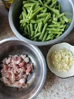 Make Garlic beans step 0
