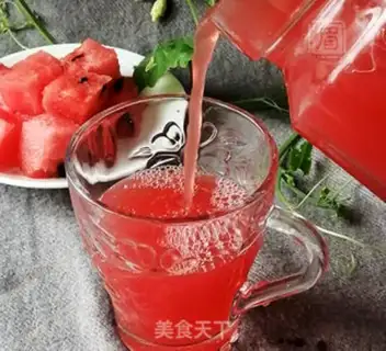 Make Hand over watermelon juice step 4