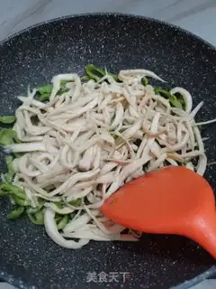 Make Paprika fried abalone mushrooms step 4