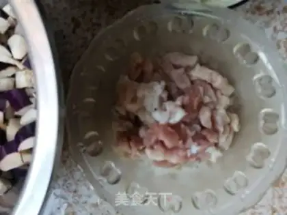 Make Meat and tomato sauce step 1