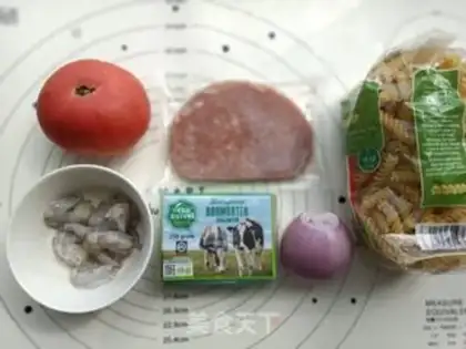 Make Tomato steak shrimp. Noodles step 0