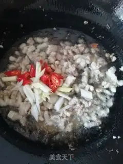 Make Meat and tomato sauce step 4